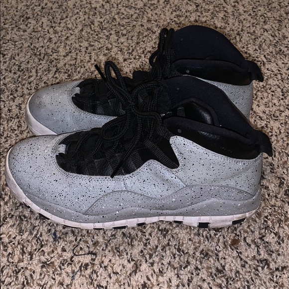 Basketball Shoes - Picture 2 of 2